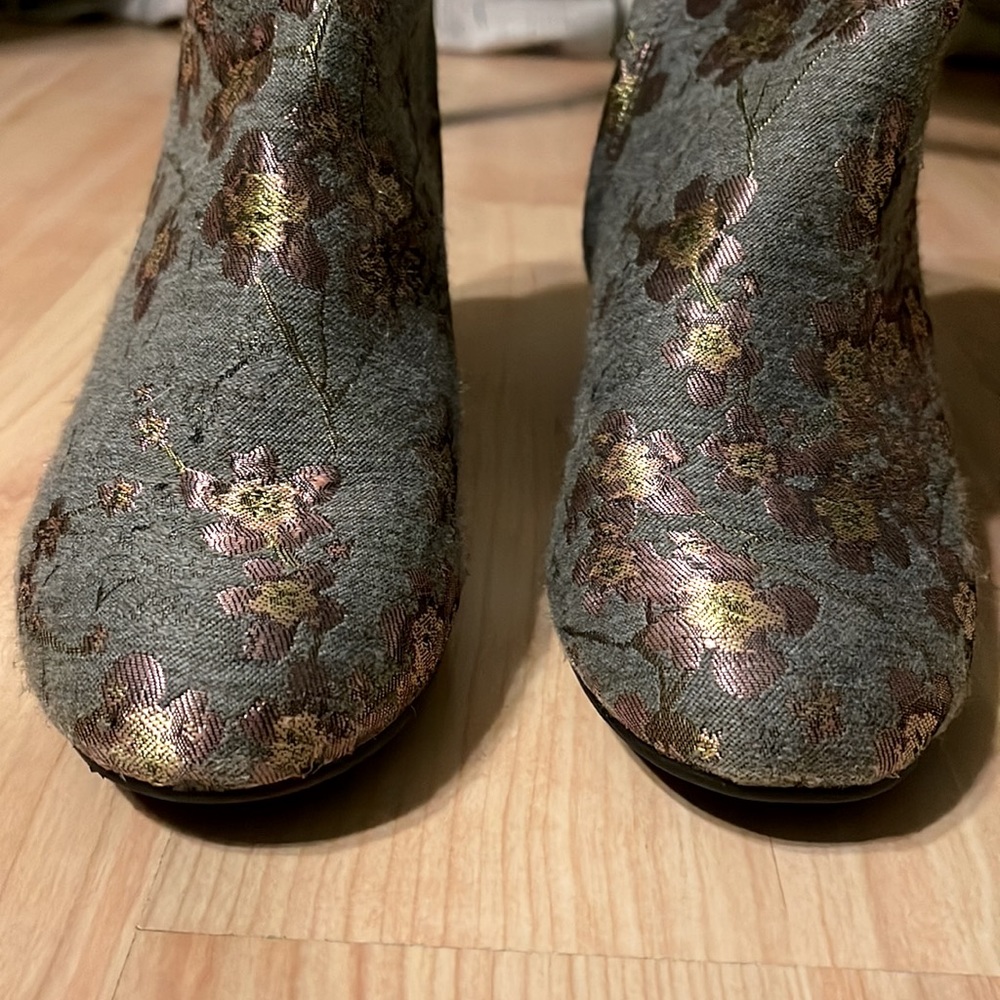 Zigi Soho Nydia Floral Embroidered Ankle Boots - Picture 2 of 7